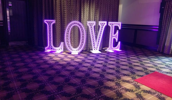 LED-love-sign-torrance-hotel